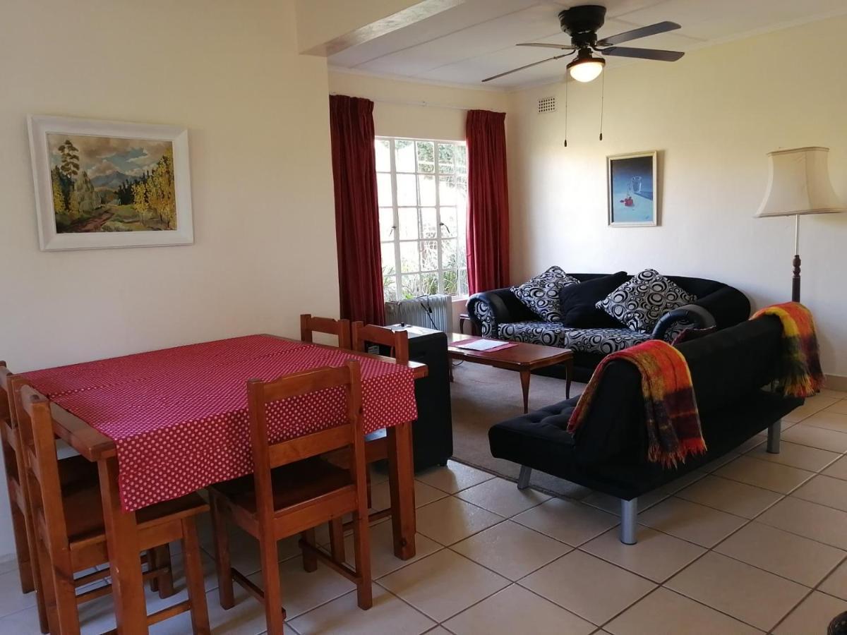 לינה וארוחת בוקר Champagne Valley Bell Park Self Catering מראה חיצוני תמונה