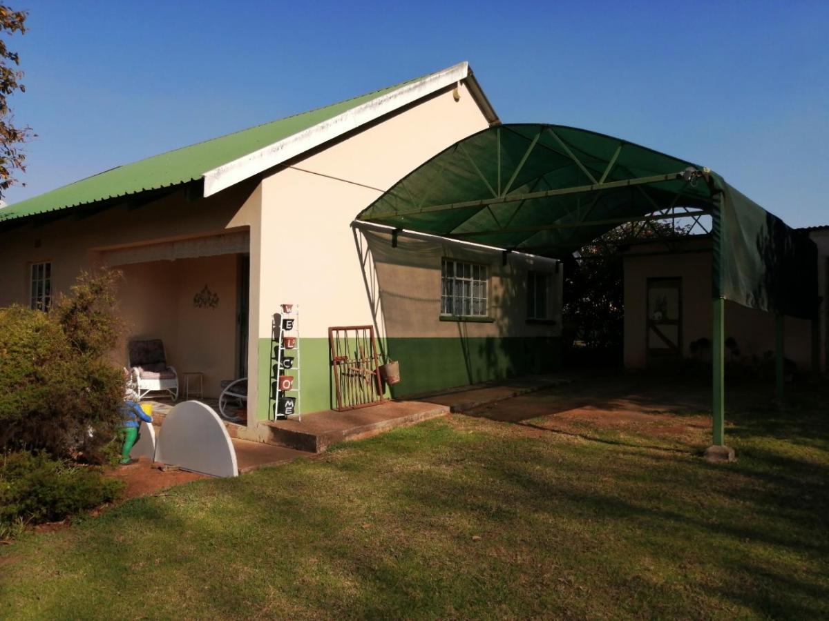 לינה וארוחת בוקר Champagne Valley Bell Park Self Catering מראה חיצוני תמונה