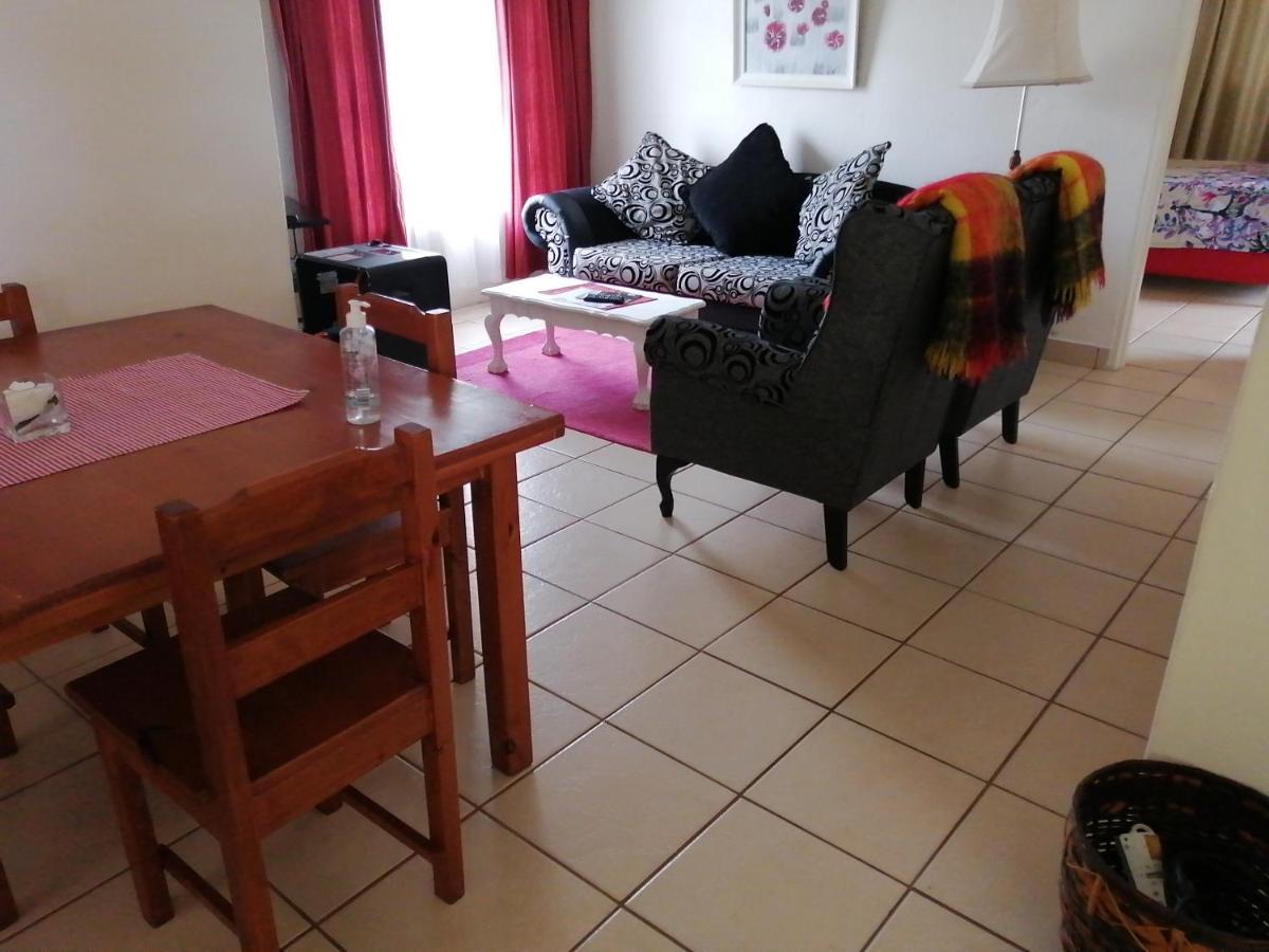 לינה וארוחת בוקר Champagne Valley Bell Park Self Catering מראה חיצוני תמונה