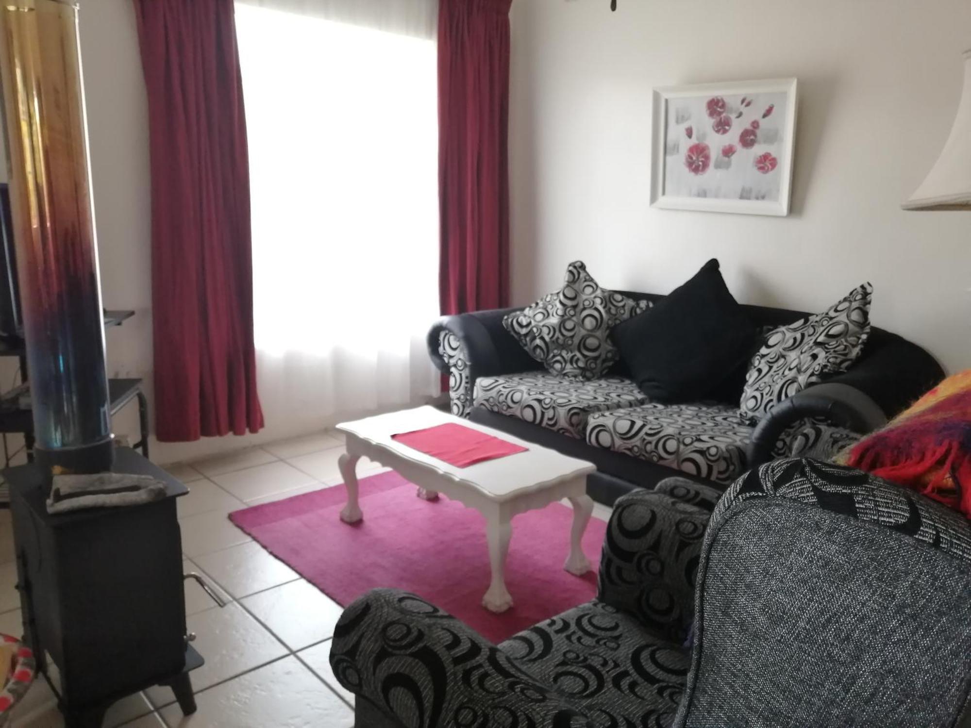 לינה וארוחת בוקר Champagne Valley Bell Park Self Catering מראה חיצוני תמונה