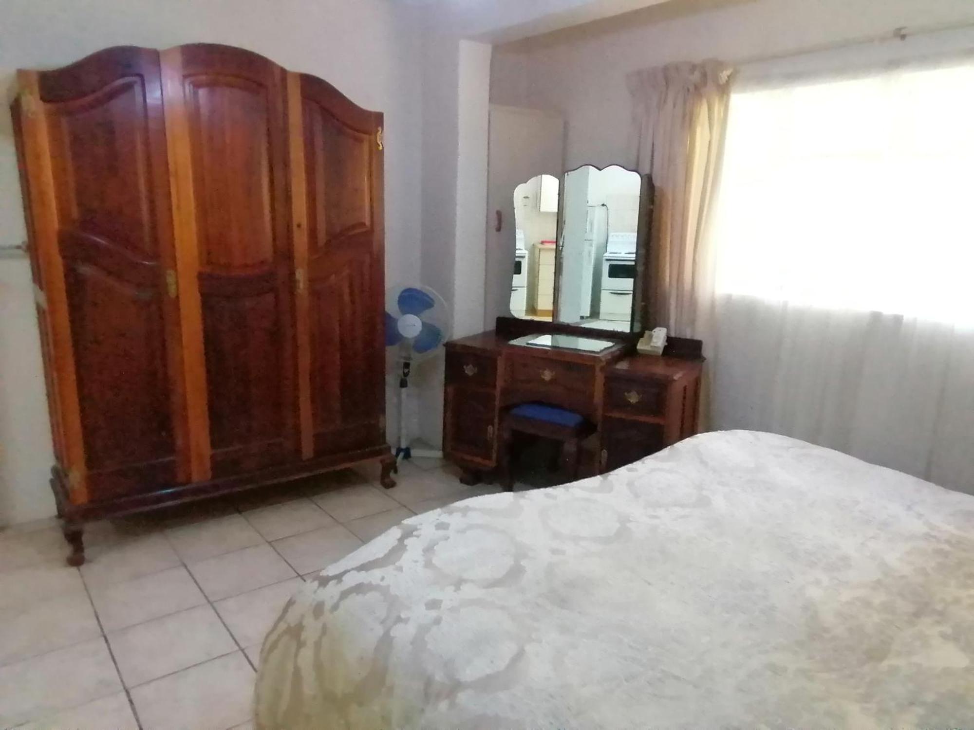 לינה וארוחת בוקר Champagne Valley Bell Park Self Catering מראה חיצוני תמונה